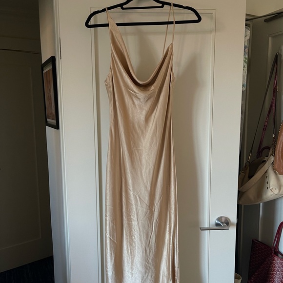 🥂PRINCESS POLLY CHAMPAGNE MIDI DRESS🥂 - Picture 4 of 6